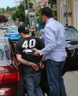 Descente de police au centre-ville de La Pocatière-005_18-06-2015_réduite