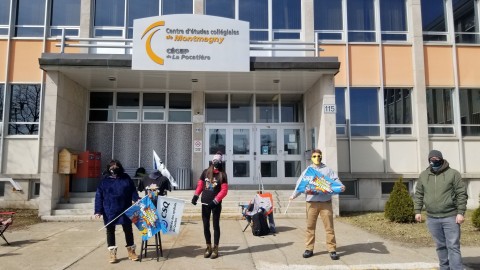 Le Syndicat du personnel professionnel du Centre d’études collégiales de Montmagny tenait une journée de grève