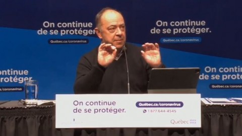 COVID-19 : Québec recommande le retour au télétravail et annonce la distribution de tests rapides autoadministrés gratuits