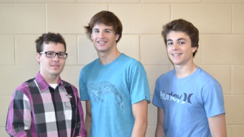 Trois « ministres » de l'École Louis-Jacques-Casault s'initient à la politique municipale