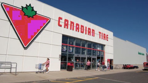 Le Canadian Tire Montmagny offre un ensemble de tennis à une école primaire de la région