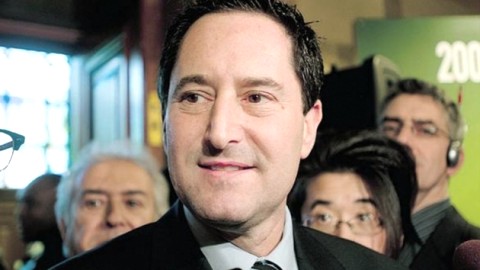 MONSIEUR APPLEBAUM, GELEZ LES TAXES... SVP!