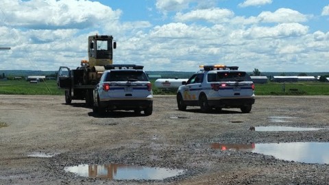 Les contrôleurs routiers ont maille à partir avec un conducteur de poids lourd à Saint-François-de-la-Rivière-du-Sud