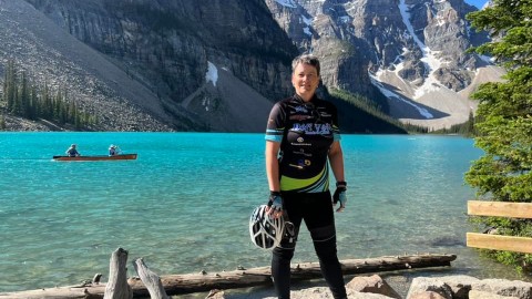 Une traversée du Canada à vélo réussie pour Annie Martin, directrice en certification chez Mallette