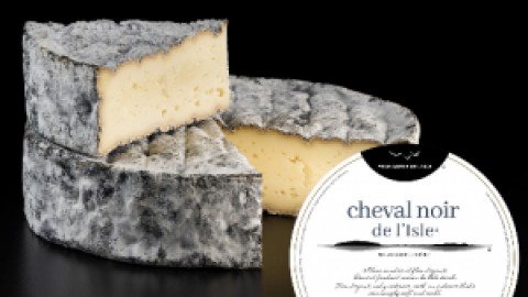 Le Cheval Noir de l’Isle de la fromagerie Ile-aux-Grues remporte un prix à l’international