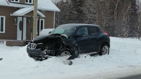 Accident entre une voiture et une déneigeuse à Montmagny 