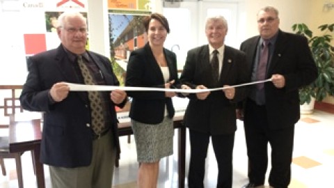 Inauguration d'un édifice à logement abordable à Saint-Aubert