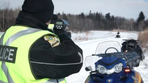 La Sureté du Québec sensibilise plus de 734 motoneigistes et quadistes en trois jours