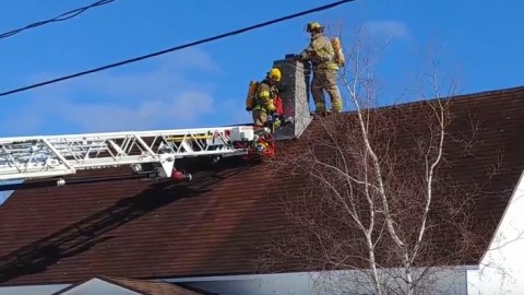 Un feu de cheminée dans une résidence de la rue Pontbriand à Montmagny