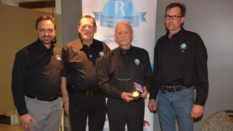 André Therrien reçoit la médaille du Président international Richelieu