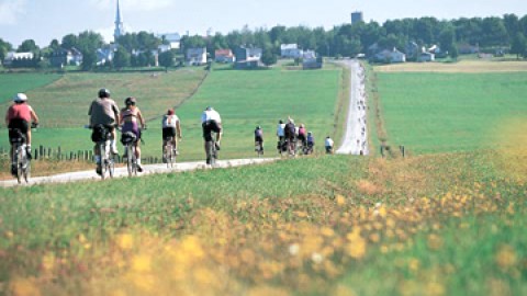 La Petite aventure Desjardins : 1 700 cyclistes, petits et grands, découvrent votre région 