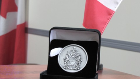 Posez la candidature d'un bénévole d'exception pour la Médaille du bénévolat Virginie Fournier!