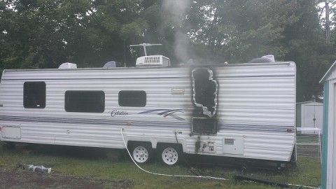 06/28, 8h30: Une roulotte en feu au Camping des Érables