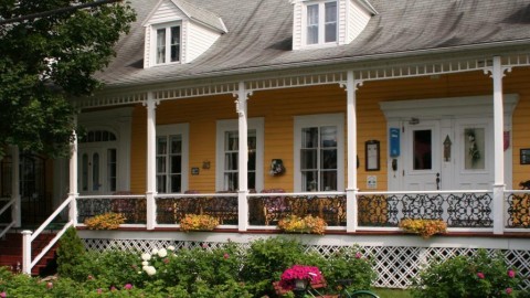 Janic Thibodeau et Christian Dufour de l’Auberge La Marguerite à L’Islet-sur-Mer remportent le prix Chapeau restaurateurs