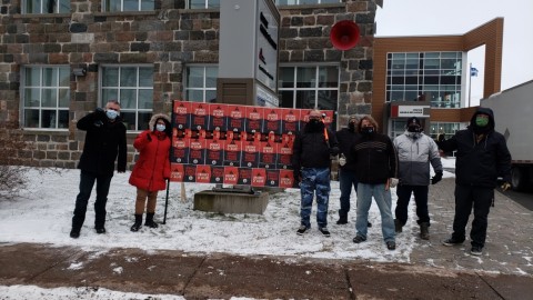 Marie-Ève Proulx interpellée à son bureau de comté