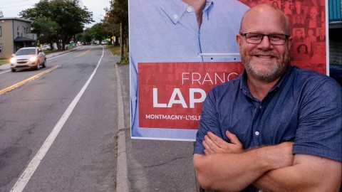 François Lapointe lance une ligne de téléphone pour les électeurs et priorisera  les dossiers citoyens