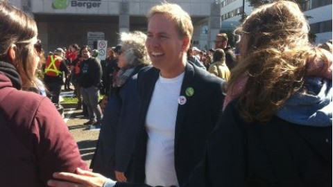 Aladin Legault d’Auteuil met l’environnement en priorité et s’attaque aux conservateurs en la matière