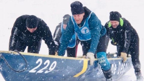 L’équipe Desgagnés du Capitaine Gilbert Lavoie remporte la course en canot à glace du Carnaval de Québec 