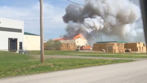 Incendie en cours chez Rabotage L'Islet-Nord à St-Jean-Port-Joli (Mise à jour)