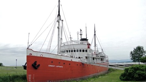 Le navire Ernest Lapointe se transforme en bateau fantôme pour l'Halloween