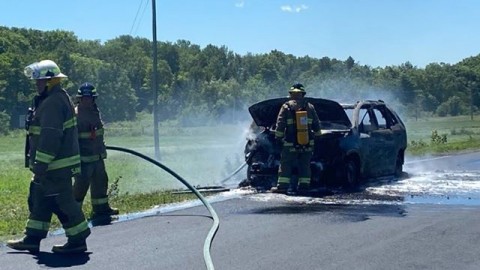 Une voiture prend feu à Saint-François-de-la-Rivière-du-Sud