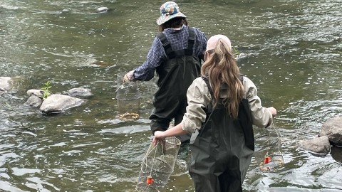 Initiation à la pêche scientifique pour des élèves des écoles primaires de Bellechasse