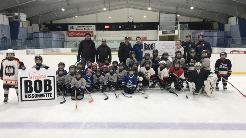 Le hockey mineur L’Islet-Sud reçoit 4 800$ de la Fondation Bob Bisonnette 