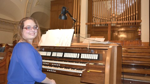 L'organiste Marie-Hélène Greffard a révélé toute la versatilité et la puissance du nouvel instrument de musique