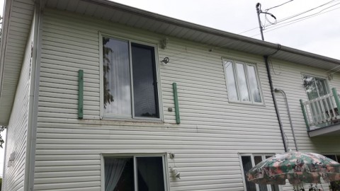 Un balcon s’effondre dans un édifice à logement de Berthier-sur-Mer et fait deux blessées