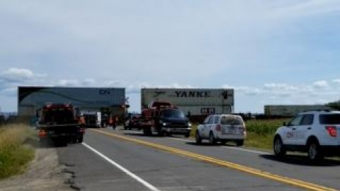 Un train entre en collision avec une camionnette à Saint-Charles-de-Bellechasse