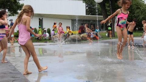 Les jeux d’eau de la place publique de Montmagny sont maintenant fonctionnels