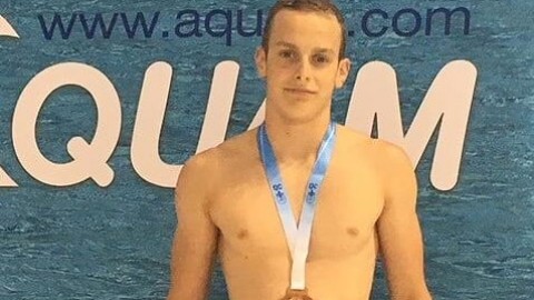 Sébastien Carrier décroche la médaille de bronze au 100 m dos lors des championnats provinciaux AAA