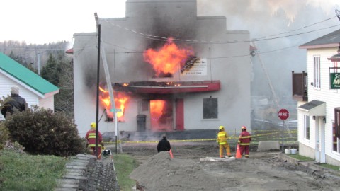 25/10: 16h - Incendie majeur chez GJM Coulombe à Saint-Paul-de-Montminy