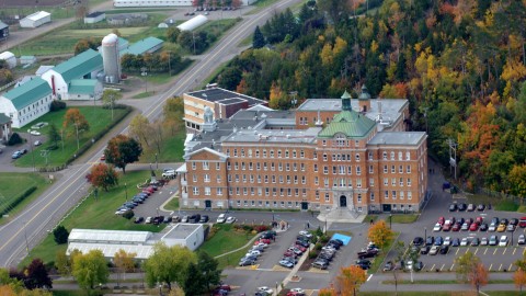 Le ministre Laurent Lessard se montre rassurant lors de la remise des diplômes à L’ITA de La Pocatière