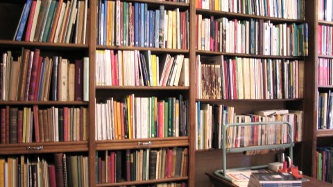 BEAUCOUP PLUS QUE DES LIVRES