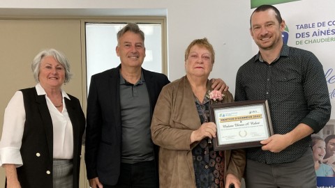 Le Prix Hommage Aînés 2022 en Chaudière-Appalaches remis à Mme Thérèse A. Robert du Lac-Frontière