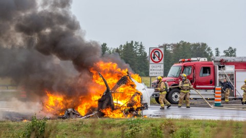 Une roulotte prend feu sur l’autoroute 20 à Saint-Philippe-de-Néri