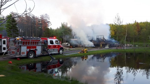 Le feu ravage complètement une maison à Saint-Pierre-de-la-Rivière-du-Sud