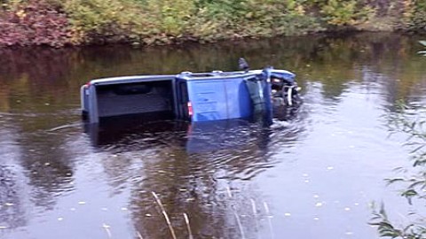 Montmagny : Un pick-up se retrouve dans la rivière Bras Saint-Nicolas à la suite d'une embardée