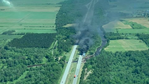 Un camion-remorque prend feu à Cap-Saint-Ignace