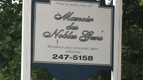 Le Manoir des nobles gens est évacué