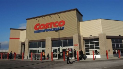 COVID-19: Dépistage des employés du magasin Costco du quartier Saint-Romuald à Lévis