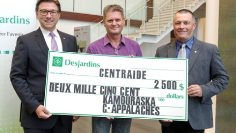 Desjardins fait un don de 2 500 $ à Centraide Portage-Taché