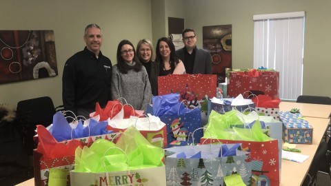 Le Club Optimiste donne 24 cadeaux à des jeunes des familles d’accueil de Montmagny