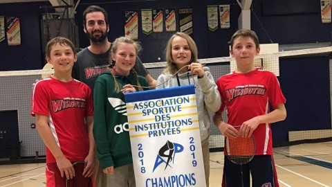 Bannière de champions en badminton pour les Wisigoths