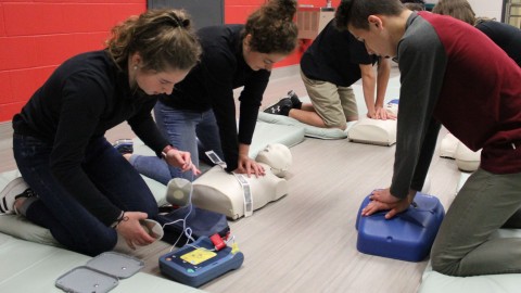  Les Élèves de la Commission scolaire de la Côte-du-Sud seront formés à sauver des vies 