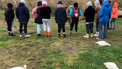 Des jeunes vivent une activité d’initiation à la chasse à la sauvagine