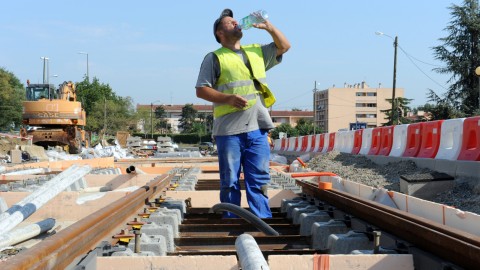 Coups de chaleur au travail : chaque entreprise doit appliquer les mesures préventives