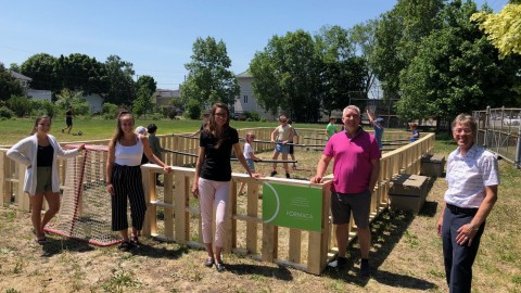 La Ville de Montmagny aménage un jeu de baby-foot géant à l’école Beaubien