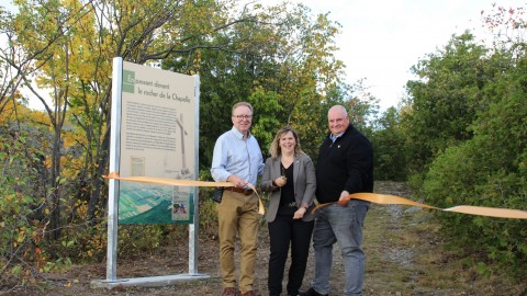 Le Comité des Fêtes du 375e et Énergir inaugurent le rocher de la Chapelle de Montmagny